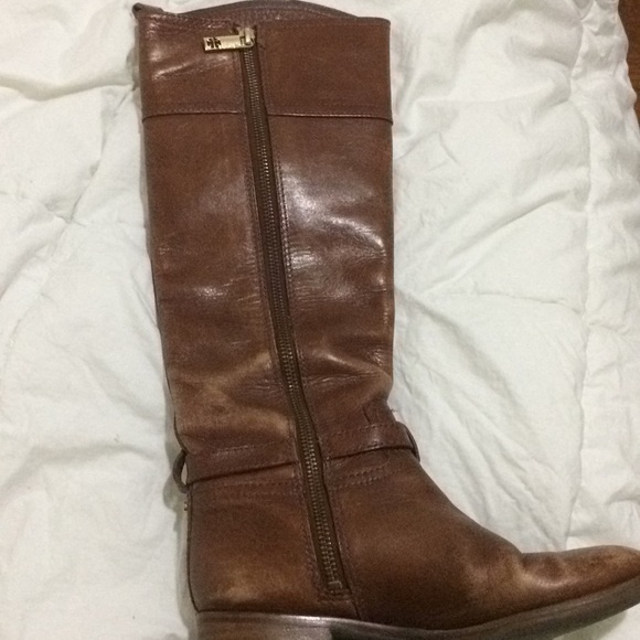 tory burch boots - Picture 2 of 4